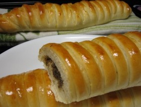 【毛毛虫面包(豆沙馅)】(参考分量:4个)的做法