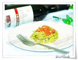 松子青酱意面的做法