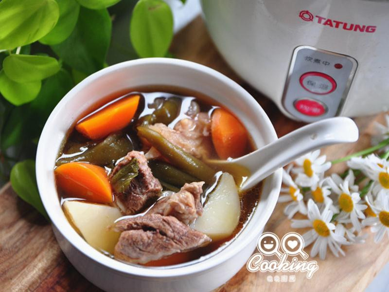 剥皮辣椒炖牛腩的做法