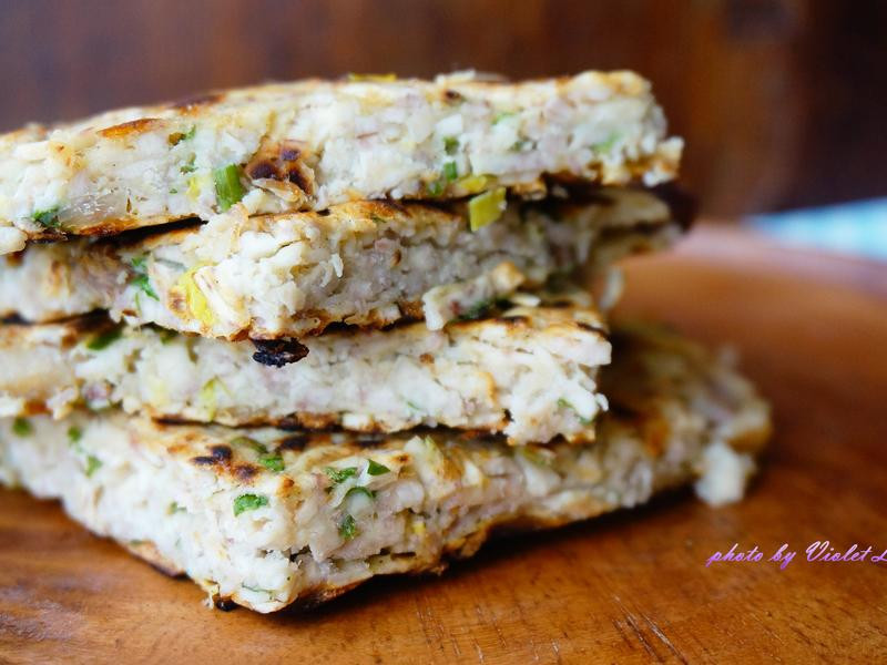 芋头腊肉煎饼的做法