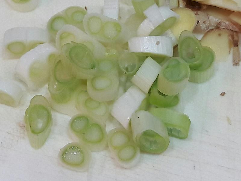 �⳴��֦������