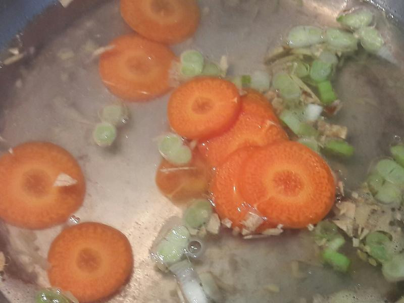 �⳴��֦������