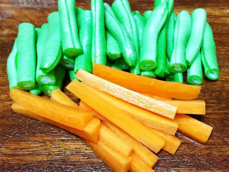 ��ɫ���������