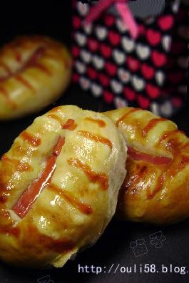 沙拉火腿肠面包的做法