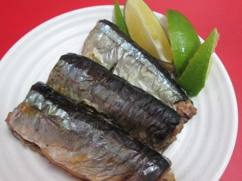 小烤箱~烤秋刀鱼的做法