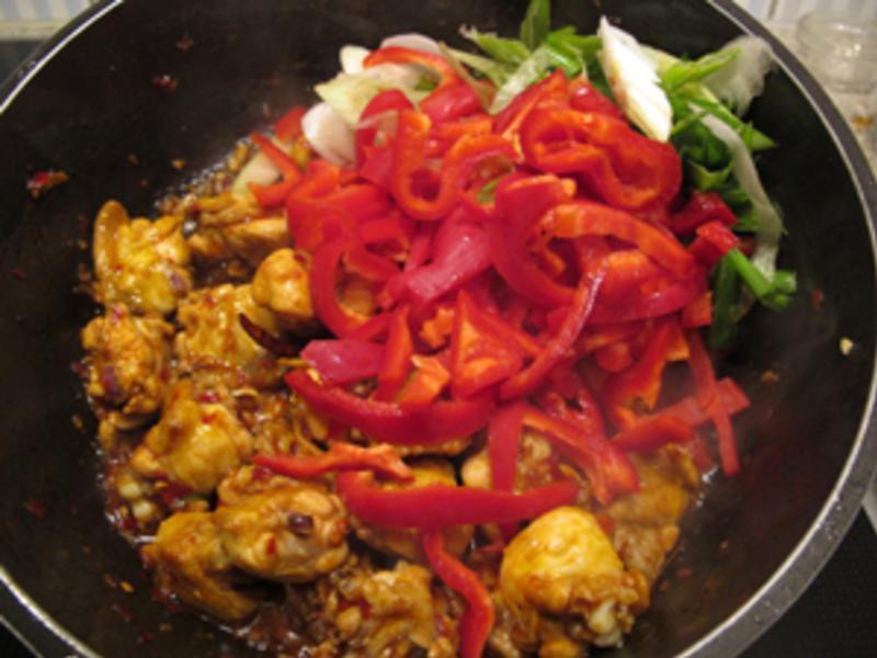 川辣子鸡翅-易做 好吃 10分钟的做法