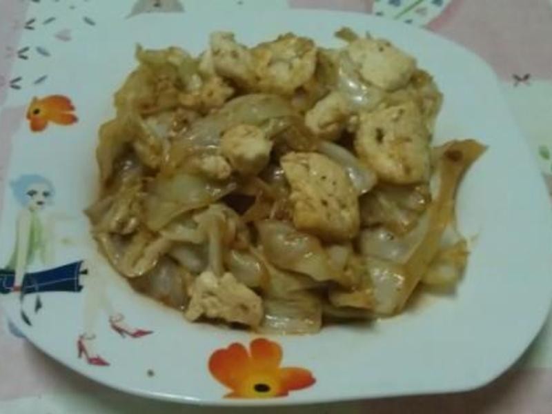 红曲腐乳炒高丽菜豆腐丁的做法