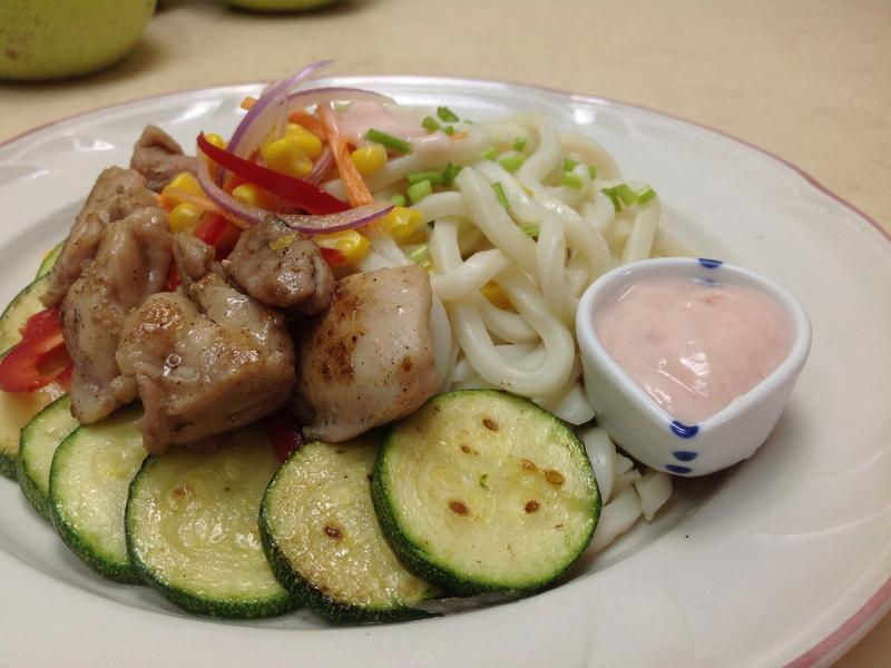 节瓜鸡腿优格乌龙面的做法