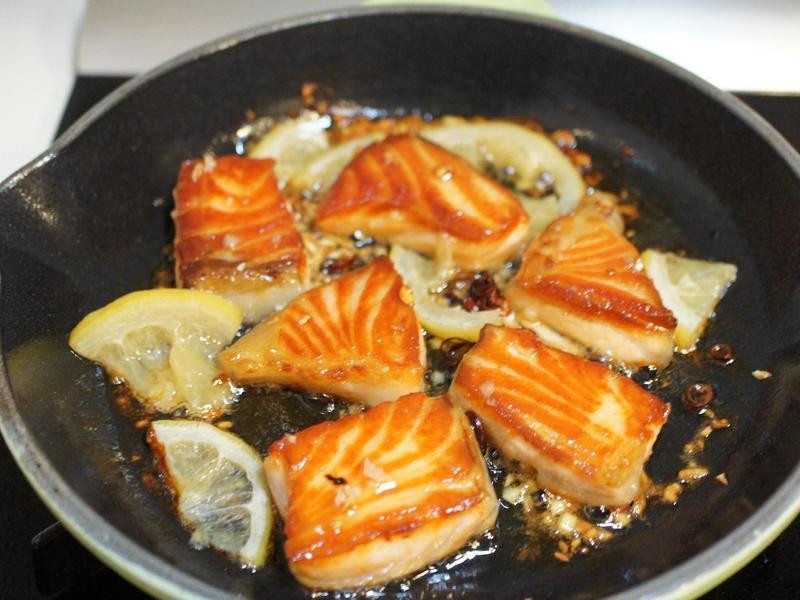 ���۴������������