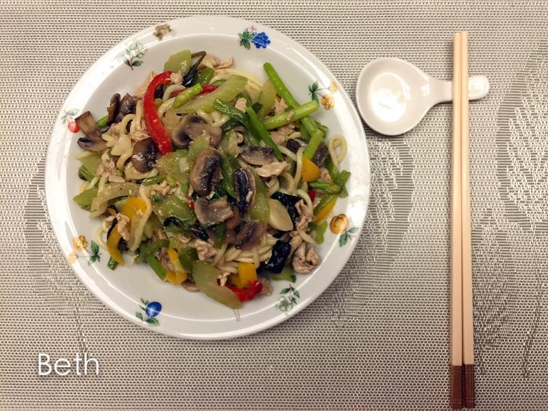 沙茶什锦炒油面 - 10分钟料理的做法