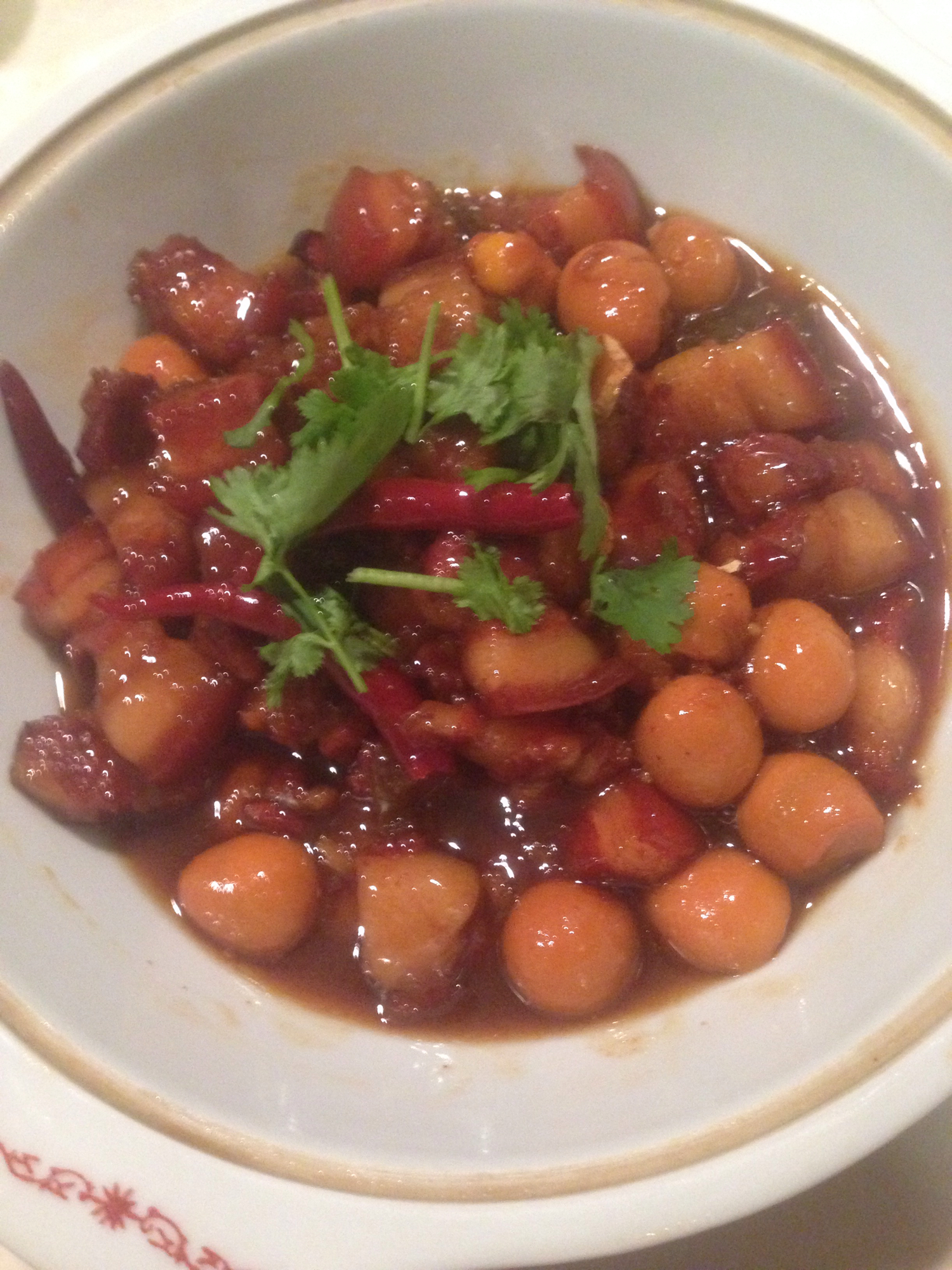 红烧肉闷鹌鹑蛋的做法