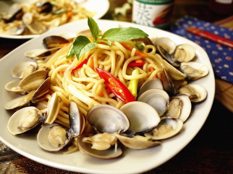 台式蛤蜊炒面的做法
