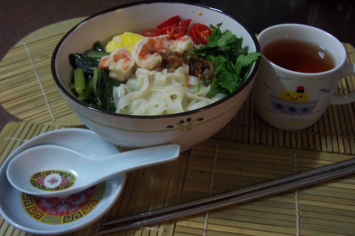 鲜虾清汤沙河粉(粿条)的做法