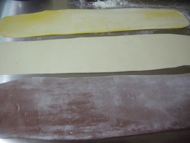 ��ɫ����������