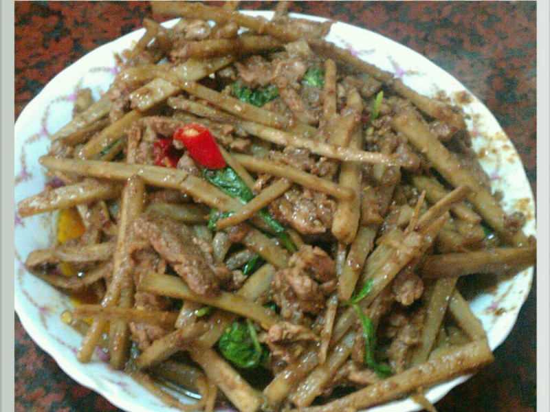 沙茶牛肉牛蒡丝的做法