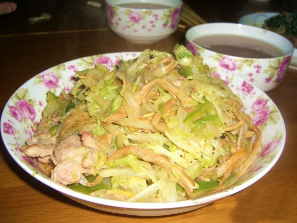 家常菜-黄花菜炒大白菜的做法