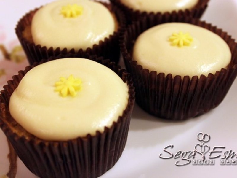 不只是蔬菜 Carrot Cupcakes 胡萝卜杯子蛋糕的做法