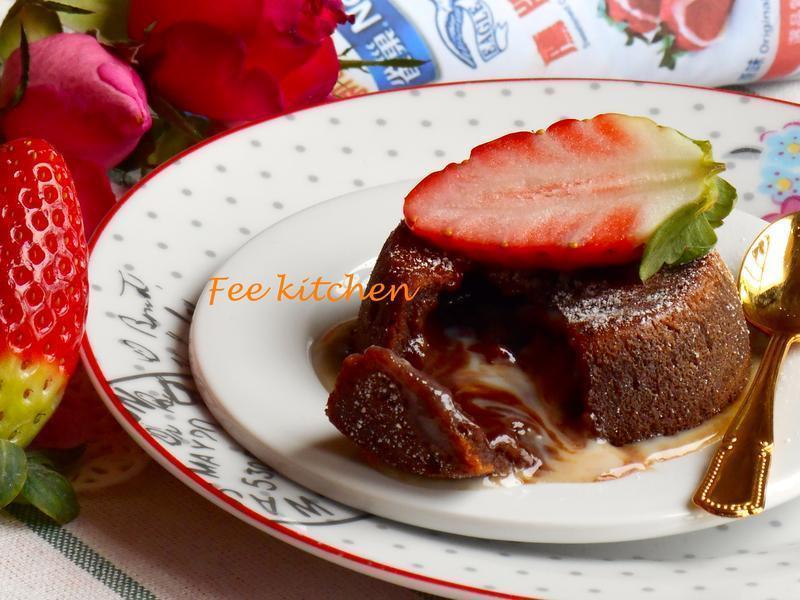 草莓炼奶熔岩巧克力的做法
