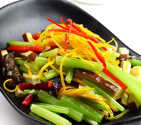 自创橙皮香芹炒熏干的做法