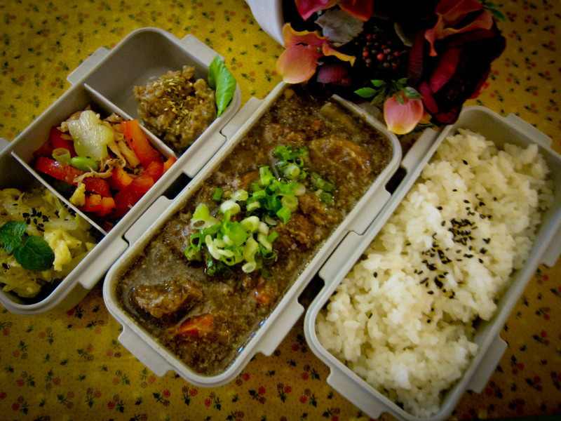 辣椒鱼卵拌牛肉的做法