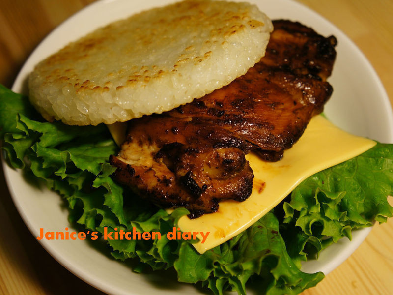 香脆照烧鸡腿米汉堡的做法