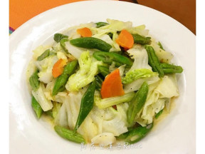 蒜炒扁豆高丽菜的做法