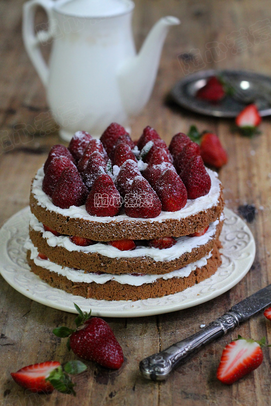 草莓裸蛋糕——朴实无华却充满了原始诱惑的做法
