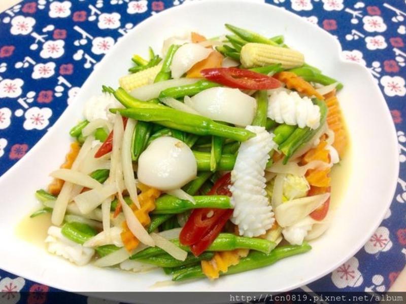 ��˿�����ٺϳ�͸�������