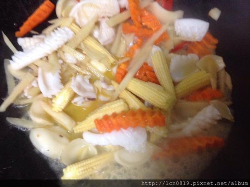 ��˿�����ٺϳ�͸�������