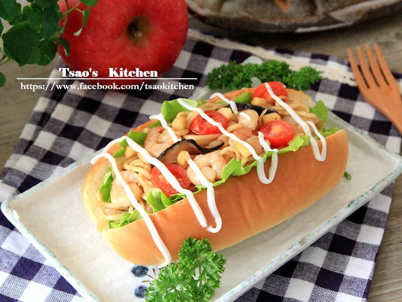 苹果虾仁炒面面包的做法