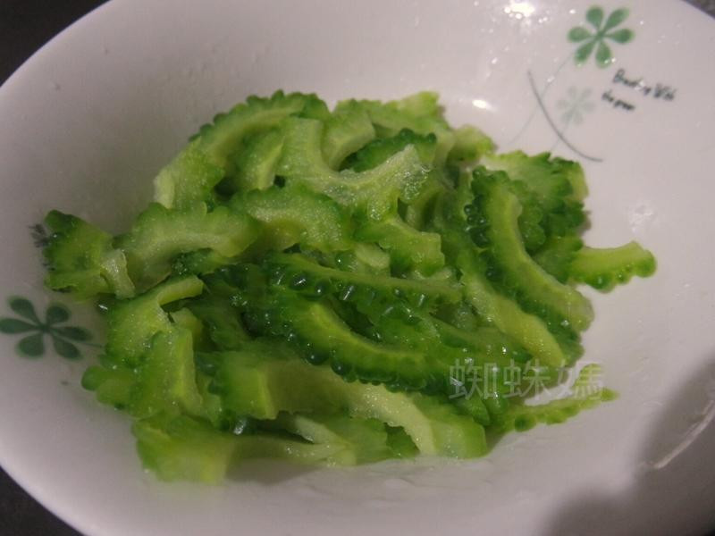 ��ɫ���������ɽ��ϵ�����