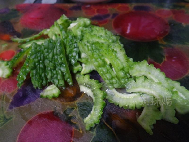 ��ɫ���������ɽ��ϵ�����