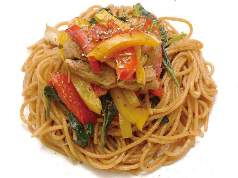 甜椒鸡肉炒面的做法