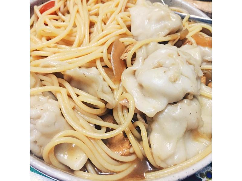 ★吃死你学生食谱☆ 咖哩饺义大利面的做法