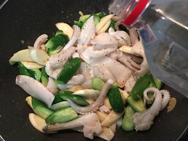 �׻ƹϳ���֦������