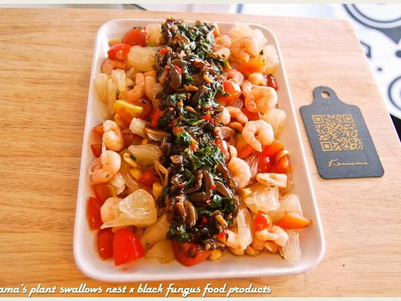 酸辣黑木耳佐鲜虾柚子沙律的做法