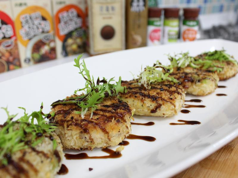 香蒜黑胡椒蟹肉马铃薯饼的做法