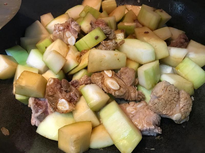 �����ŹǶ��ϵ�����