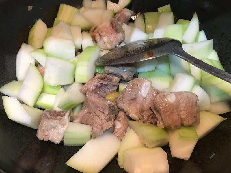 �����ŹǶ��ϵ�����