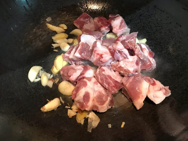 �����ŹǶ��ϵ�����