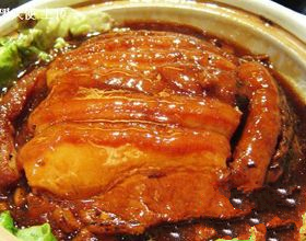 梅菜扣肉煲的做法