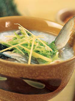 鲜香鱼头粥的做法