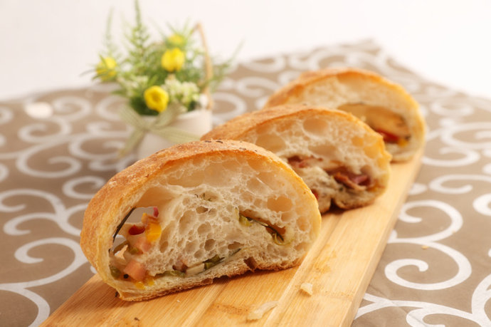 外脆内软,大受欢迎的意式披萨!的做法