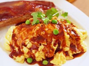 胡桃木猪肋排蛋包饭的做法