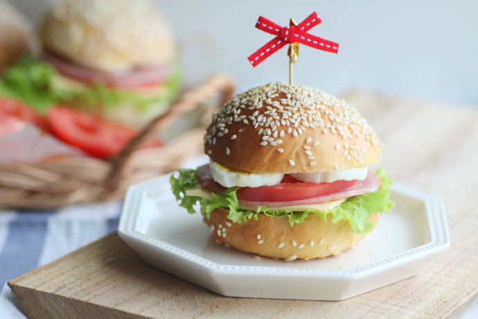 工作日的简单美味【早餐汉堡】的做法