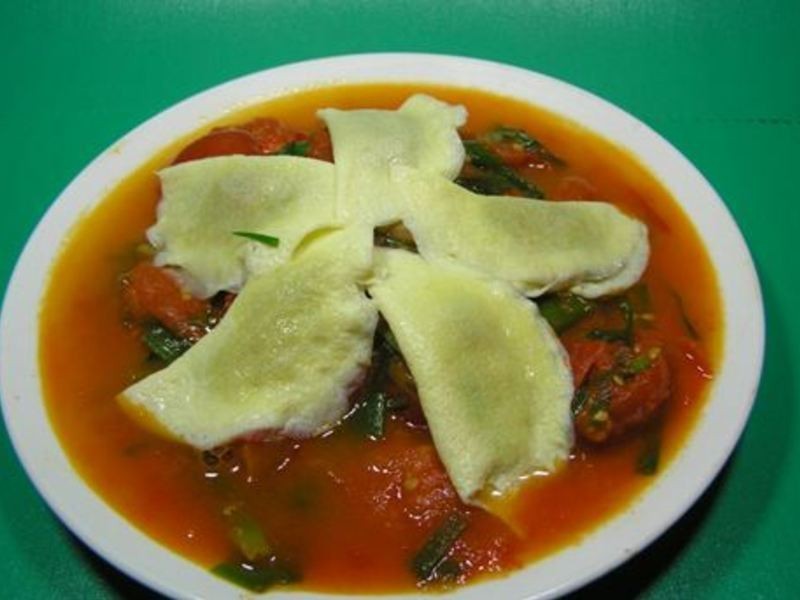 蕃茄炒桂冠蛋饺的做法