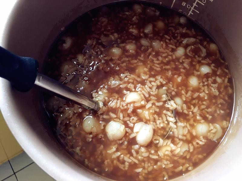 黑糖桂圆粥的做法