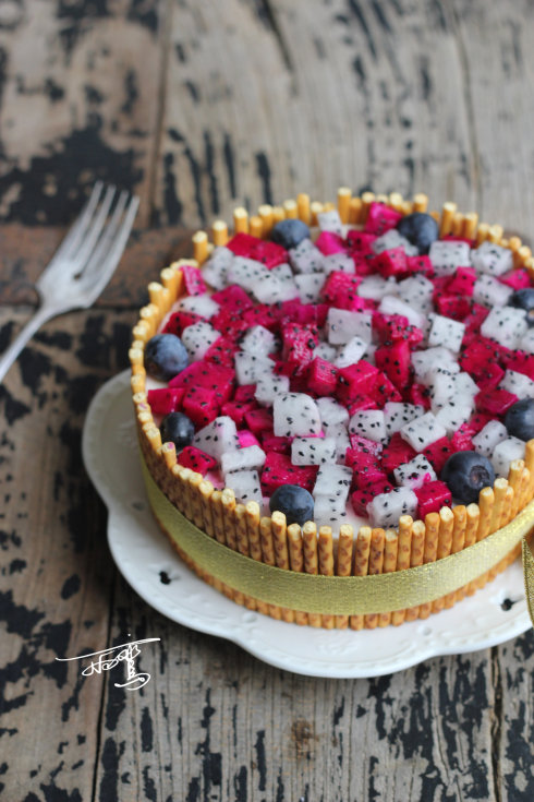 热情似火,清爽如它——火龙果慕斯的做法