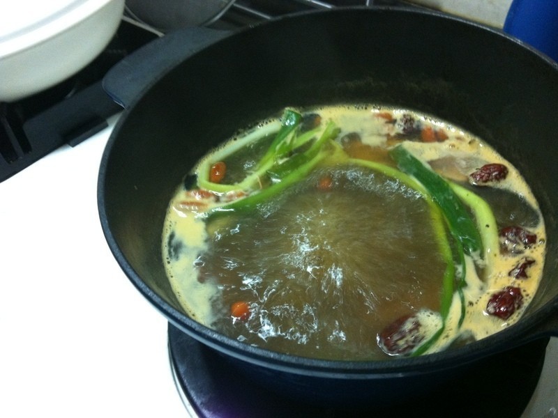 ���˾��𵰵�����