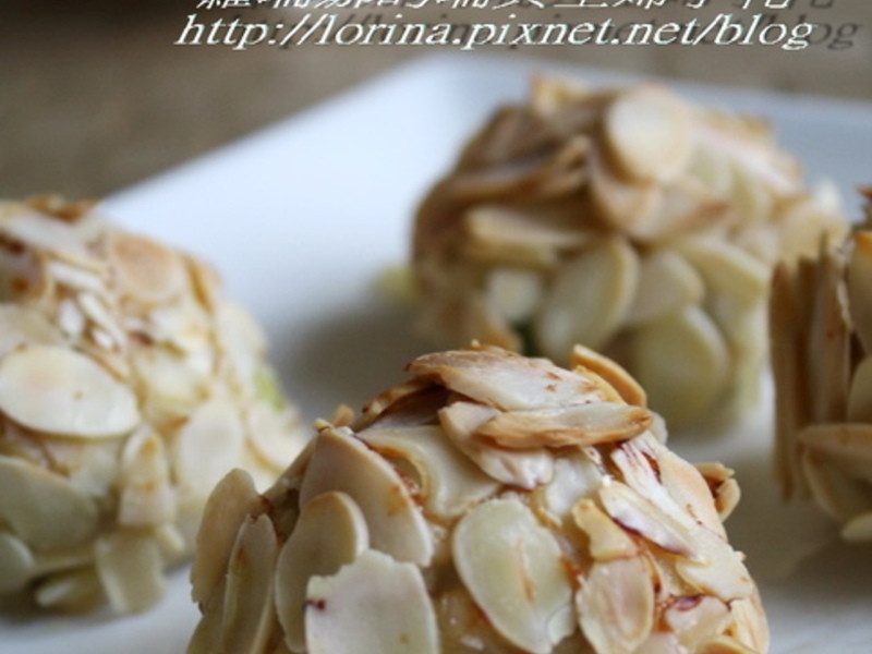 香烤杏仁起司鸡肉球的做法